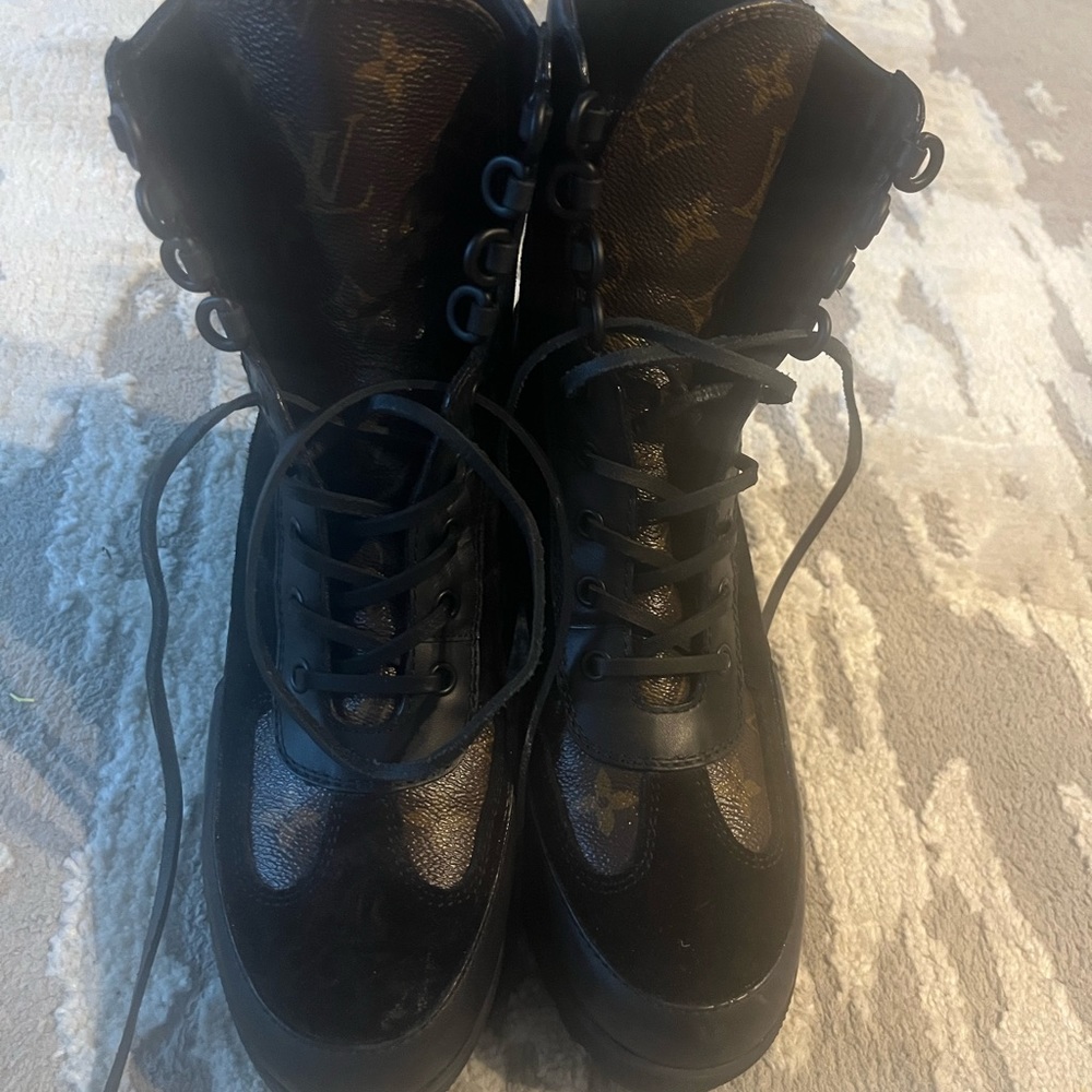 Authentic Louis Vuitton Combat Boots, size 39.5